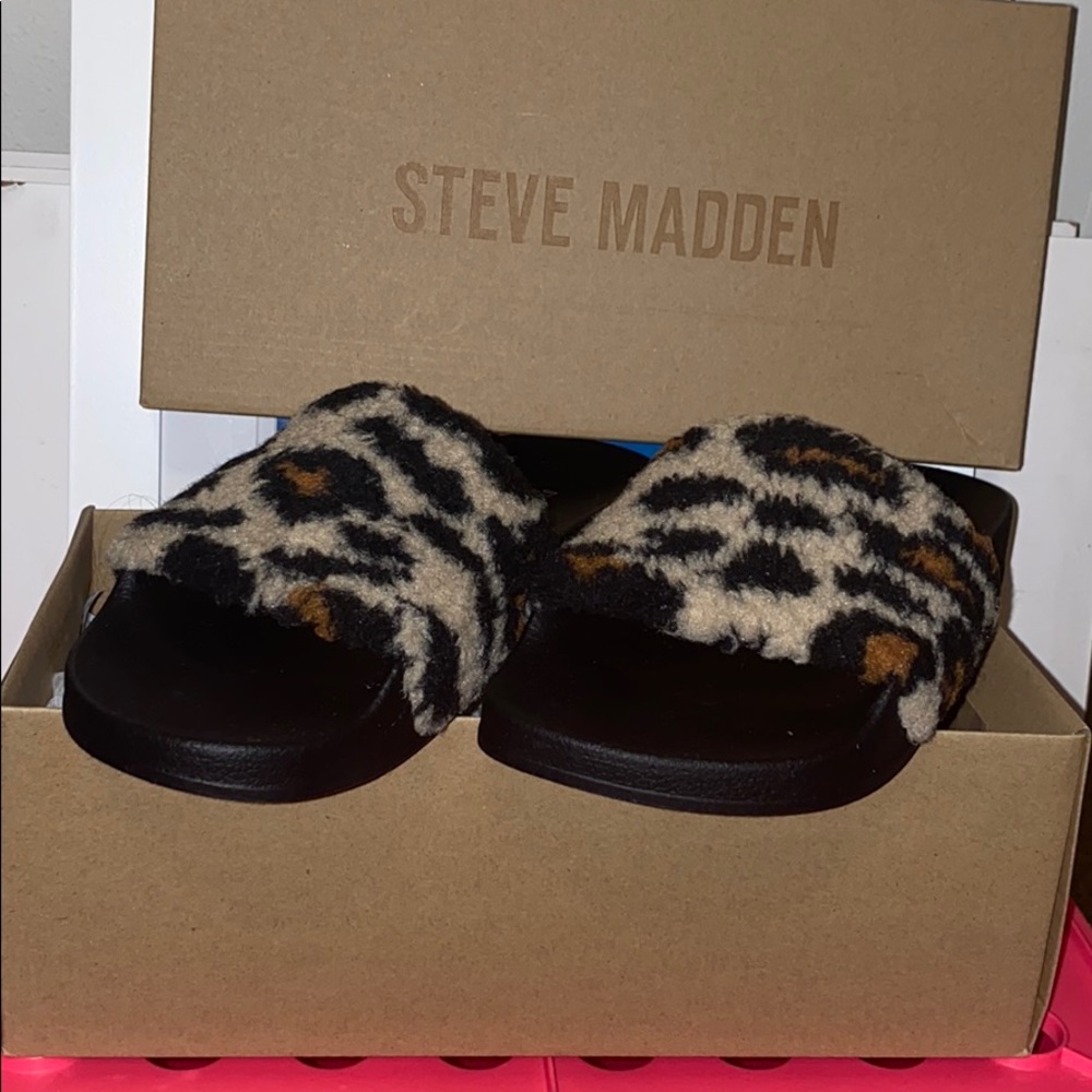 STEVE MADDEN leopard print slides! - Picture 2 of 4